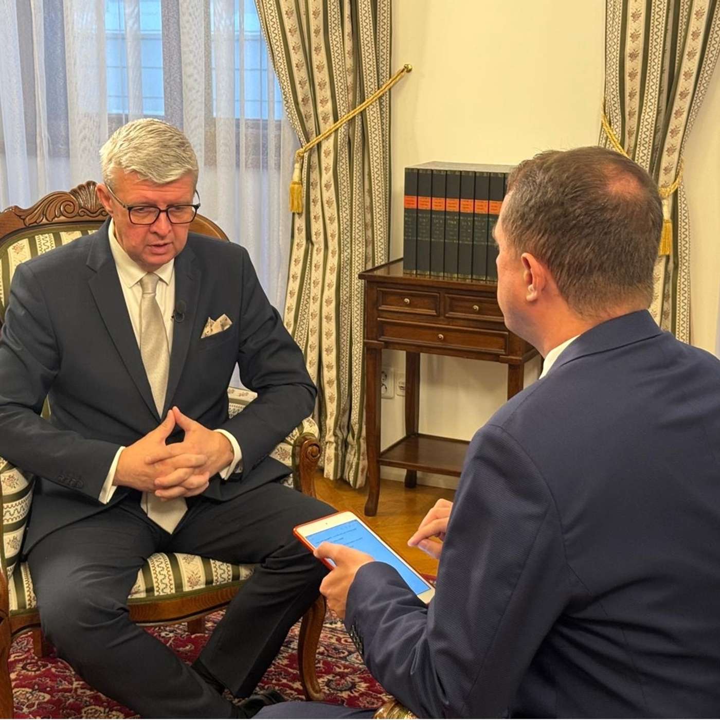 Rozdělení postů ve sněmovně, nominace do vlády, noví ústavní soudci (18. 10. 2025) HOST: Karel Havlíček /ANO /