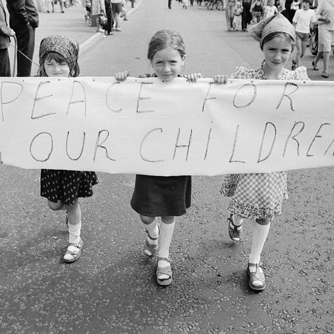 The history of Belfast, a strange case of shared identity and sectarian division