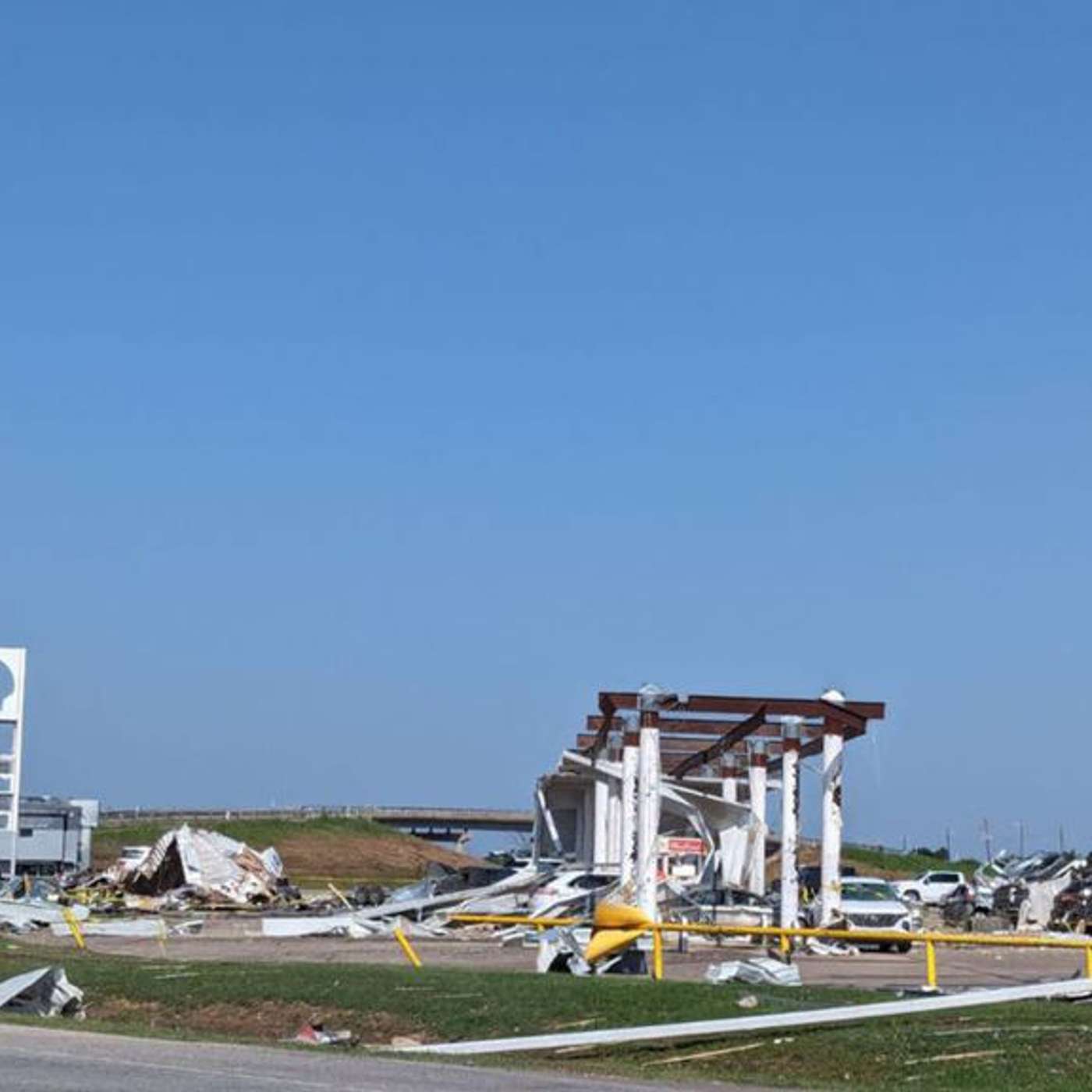 Trump's Trial Shapes Election, Deadly US Tornadoes, United Airlines Engine Fire Emergency, Trump leads in Latest Poll, and more...