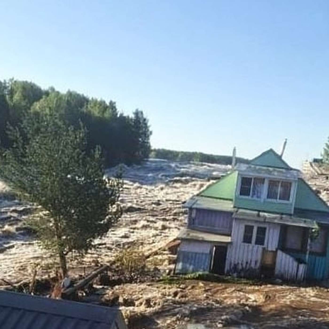 В Карелии прорвало дамбу Беломорско-Балтийского канала: один человек погиб, несколько домов смыто