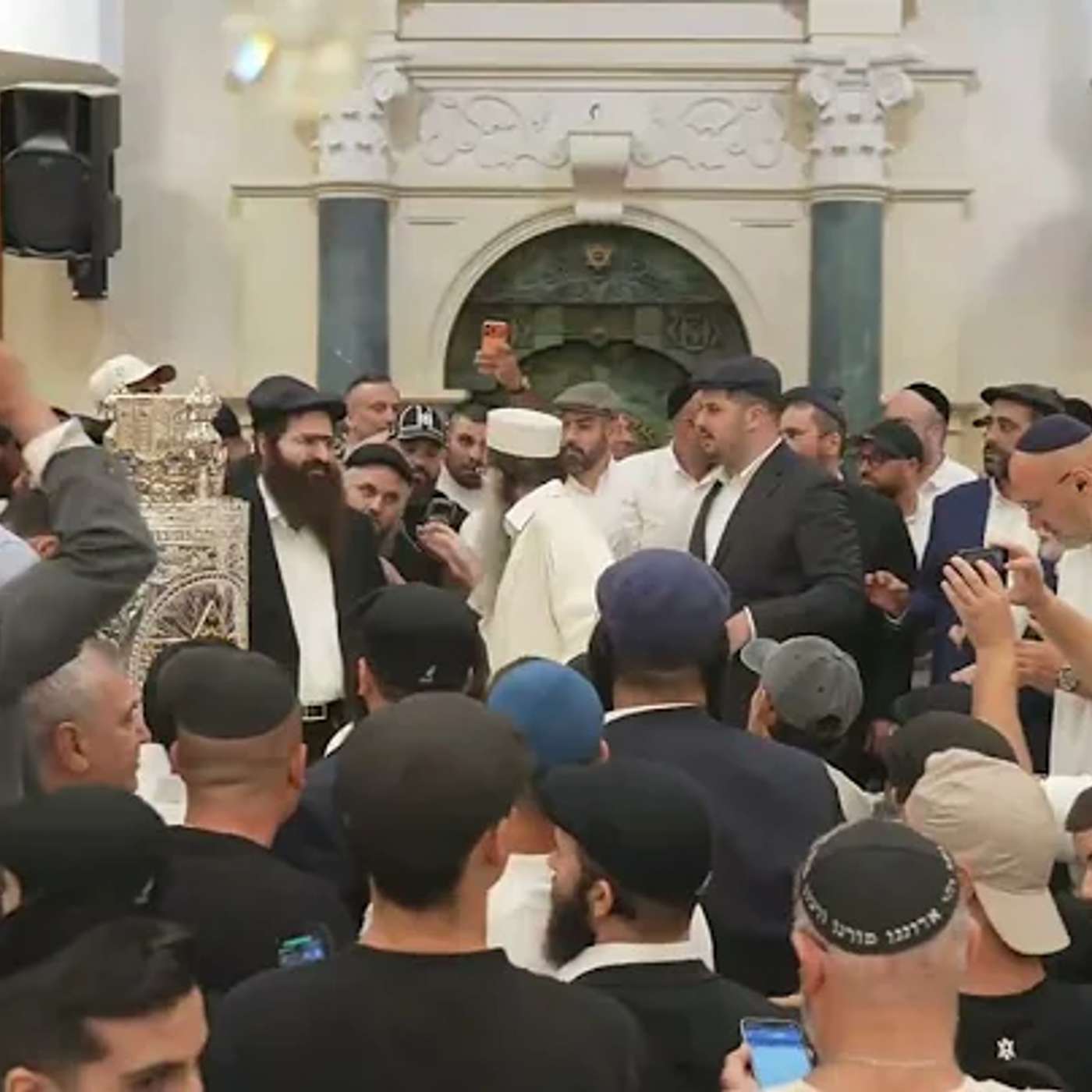 קבלת הרבנים - במעמד האדמו"ר רבי יאשיהו יוסף פינטו שליט"א - מוצש"ק - ח' בתשרי - תשפ"ו - אשדוד episode artwork