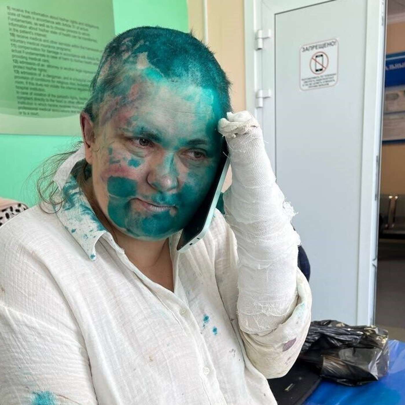 Журналистку “Новой газеты” и адвоката избили и пытали в Чечне, куда они приехали на судебный процесс