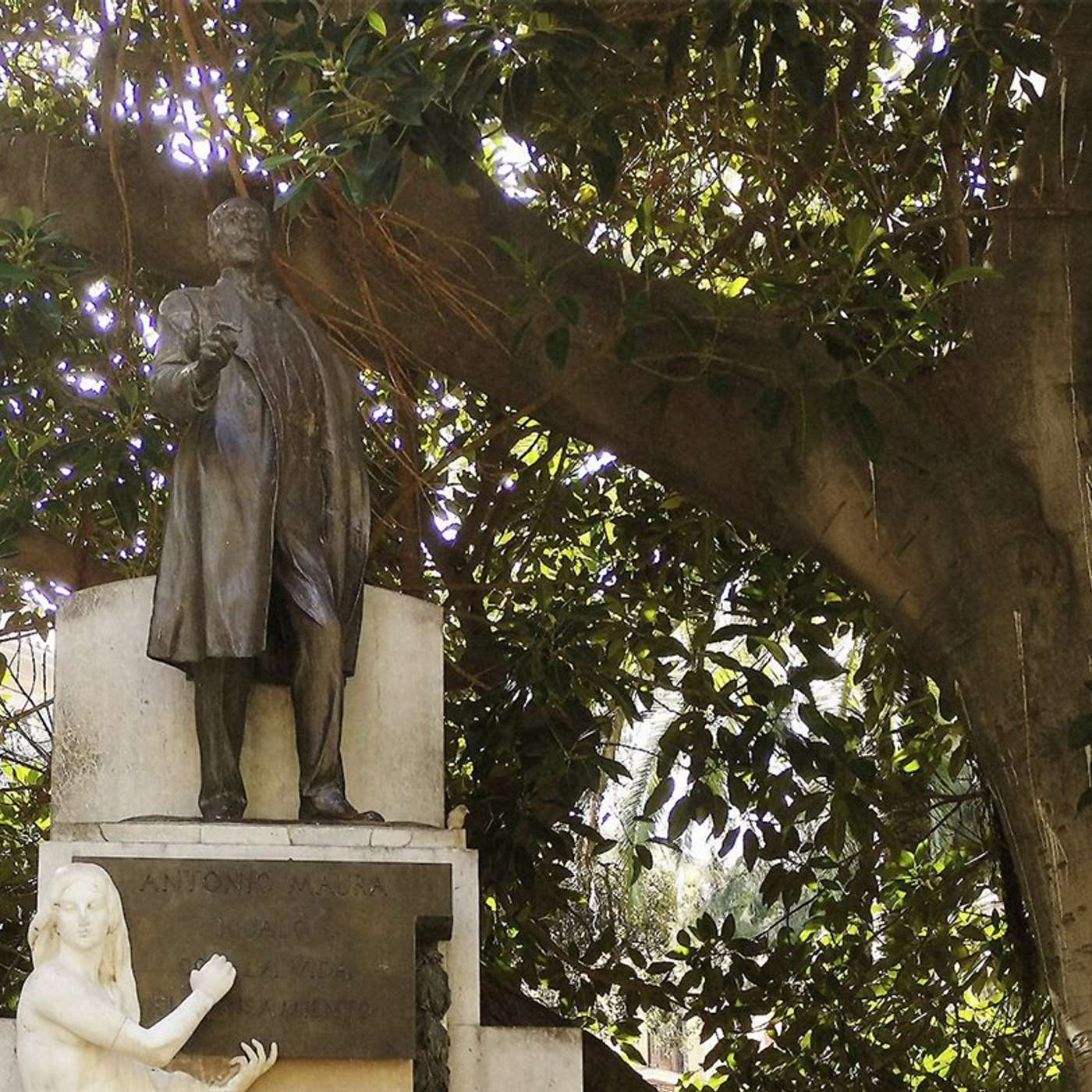 Tras la huella de Antonio Maura