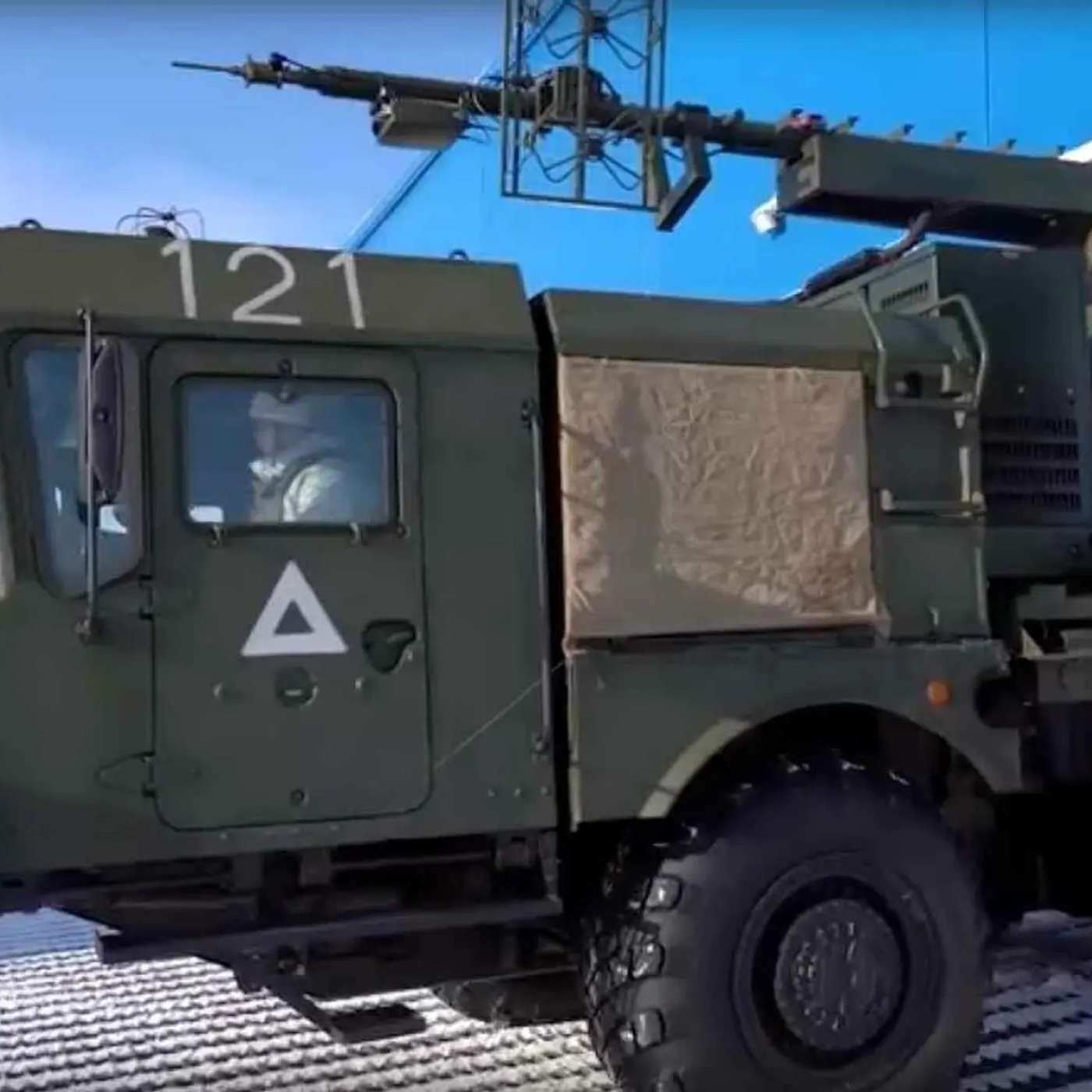 На самой северной военной базе Нагурское показали новый радар и китайское оружие против дронов