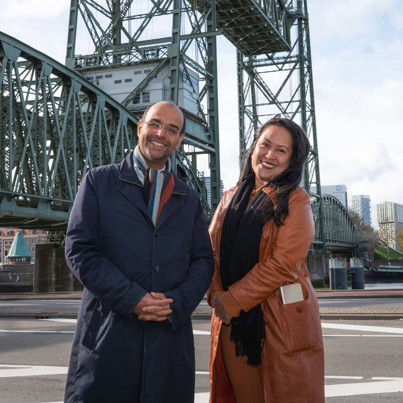 “Als zij niet willen luisteren, laten we naar elkaar luisteren en onszelf organiseren”