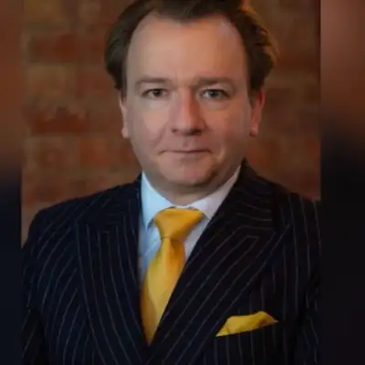 Dr Tim Aker