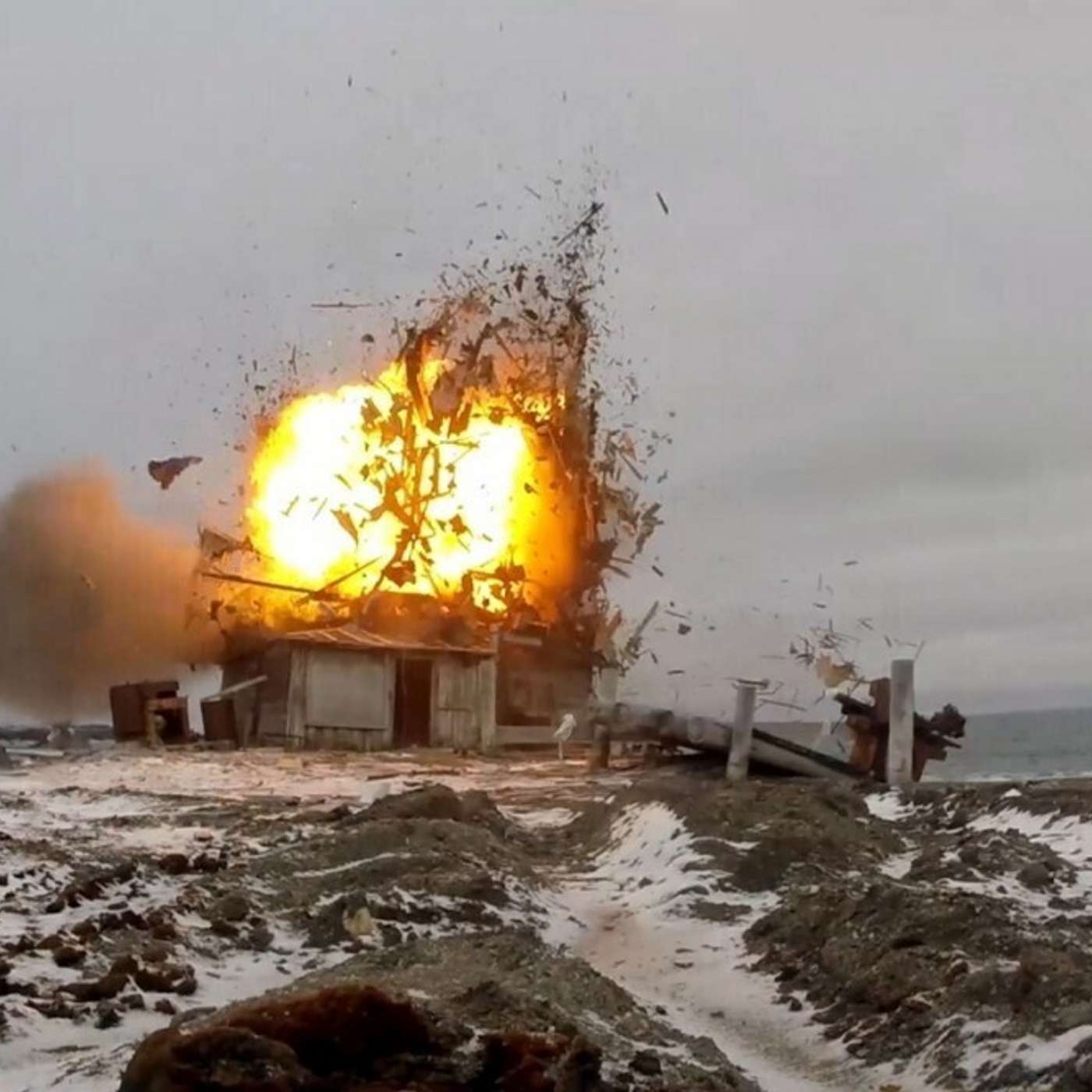 На фоне войны в Украине Россия показывает военную мощь в Арктике