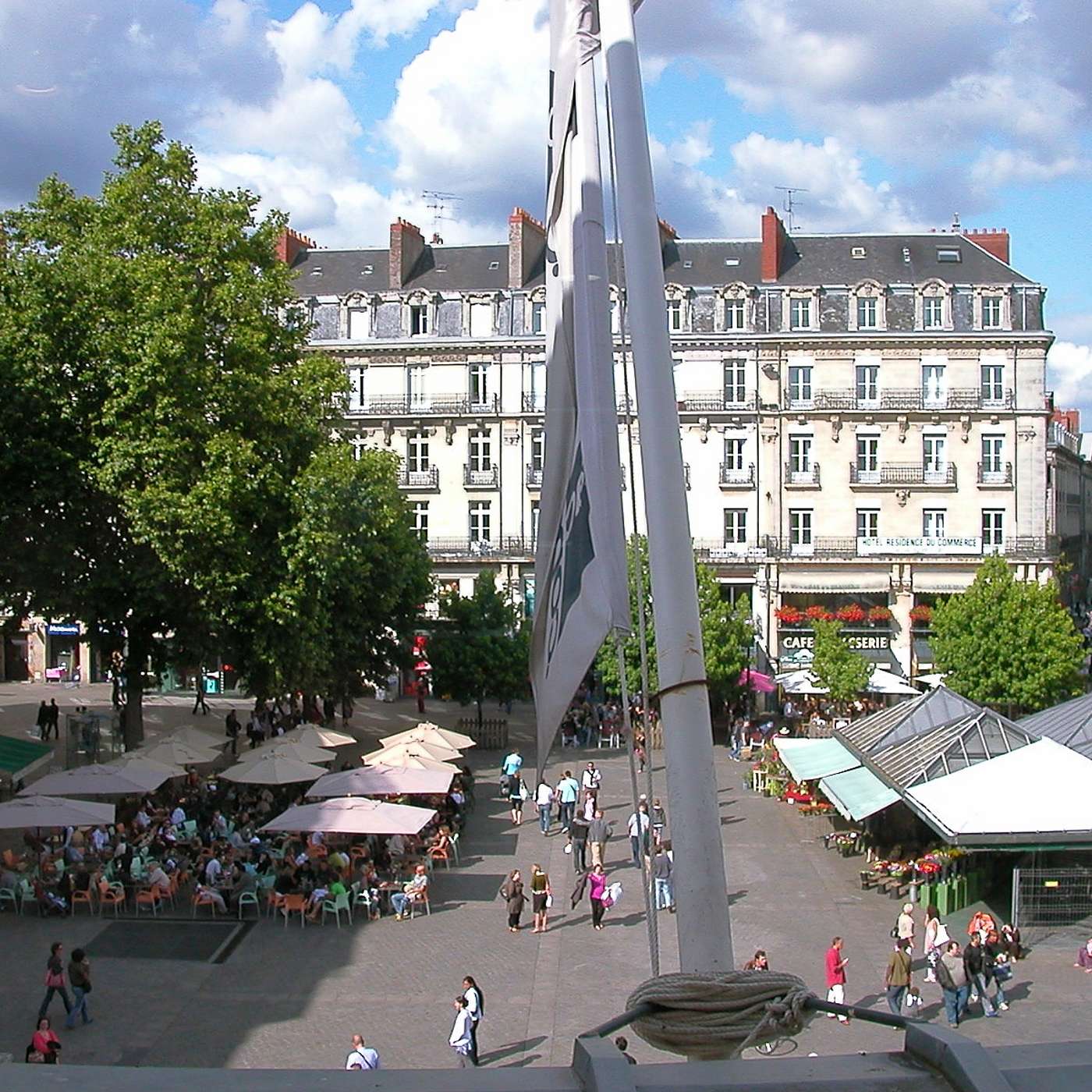 Municipales 2026 à Nantes : les commerçants interpellent les candidats avec Carine Martin, présidente de "Plein centre"