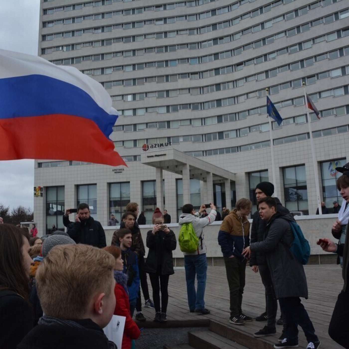 Спустя почти год после митингов в поддержку Навального Росгвардия требует от мурманского активиста 278 тысяч рублей