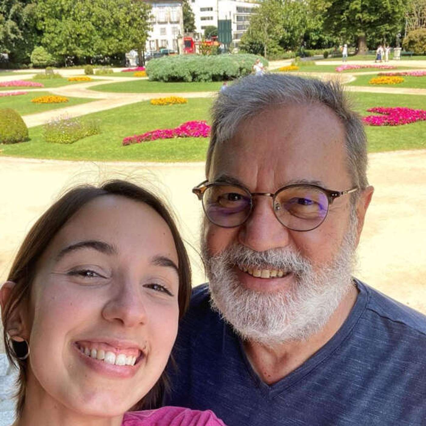O pai da Alexia se apresenta em inglês episode artwork