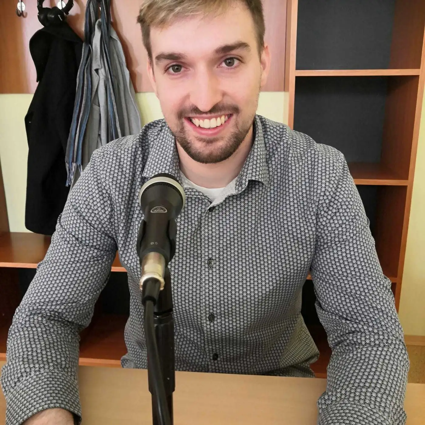Petr Hlinka: Ať si žáci mobilem natočí dřep a videoanalýza jim ukáže, jestli cvičí správně