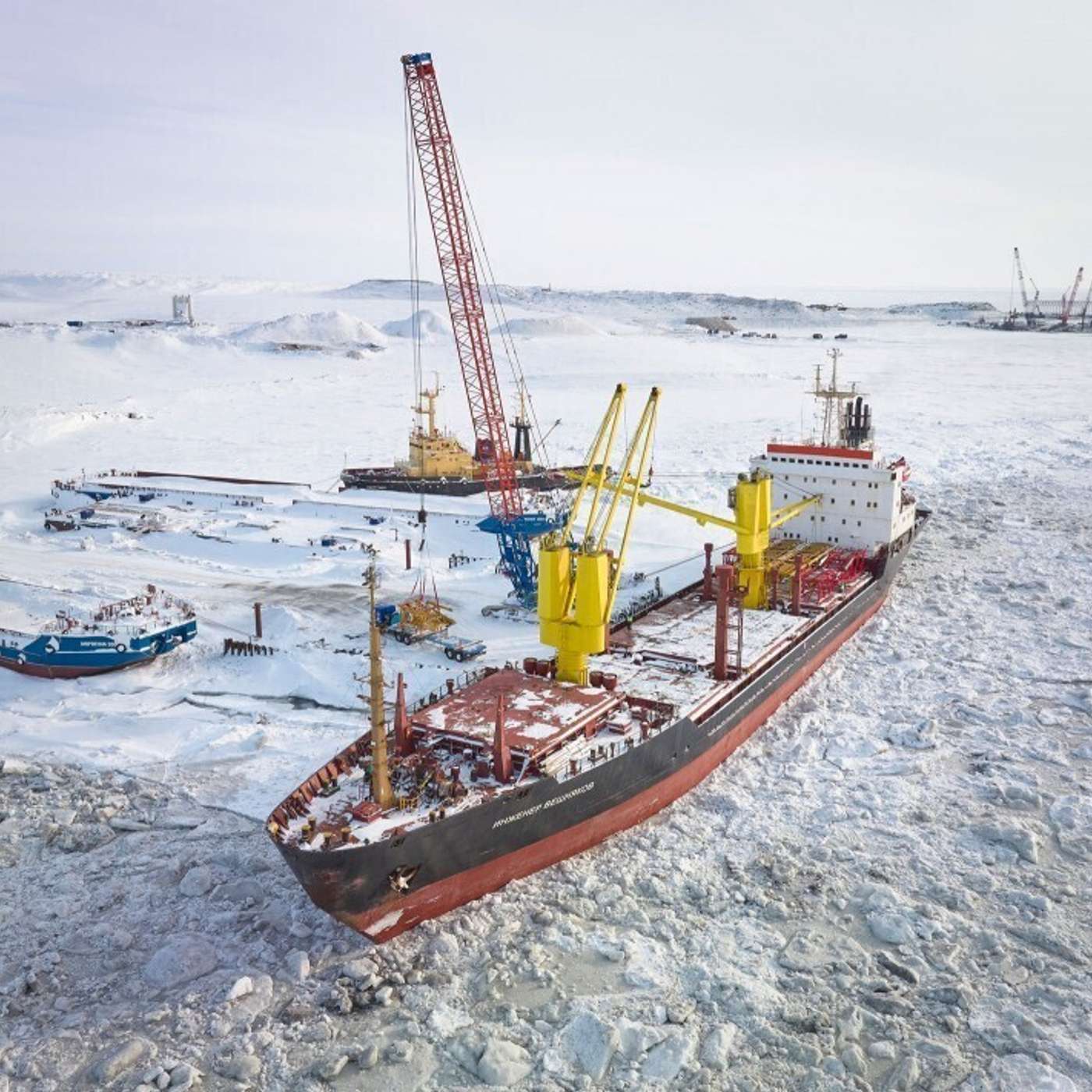 Несмотря на зимние морозы, «Роснефть» продолжает завоз грузов на «Восток Ойл»