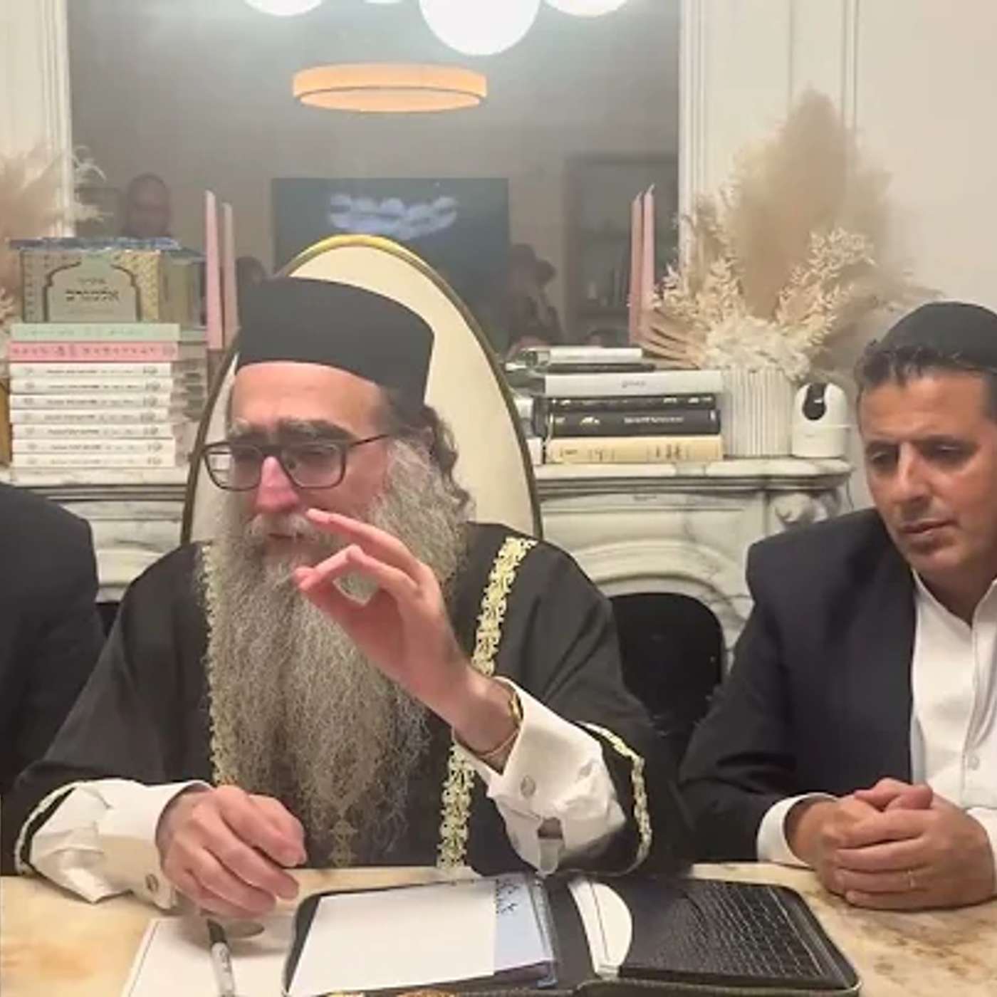 שיעור תורה מיוחד - מפי האדמו"ר רבי יאשיהו יוסף פינטו שליט"א - יום חמישי - י"א בחשון - תשפ"ז - פריז