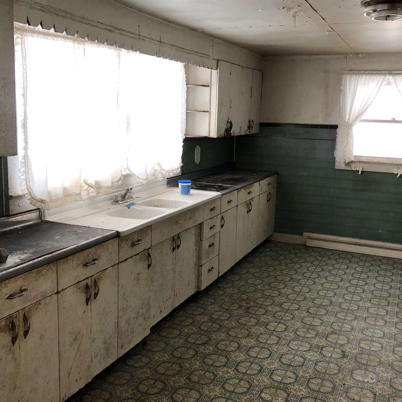 Asylum (don't look in the sink) [Small Audio Art]