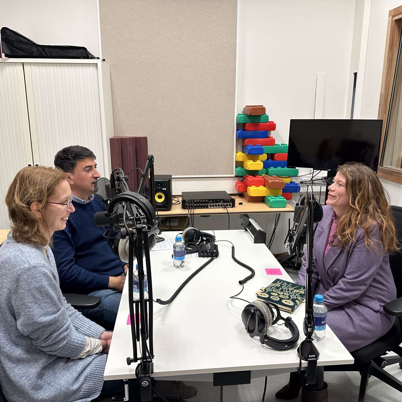 AI Garage: Marjolein Coppens en Dorien Doornebos-Klarenbeek over de impact van AI op onderwijs AI Garage: Marjolein Coppens en Dorien Doornebos-Klarenbeek over de impact van AI op onderwijs