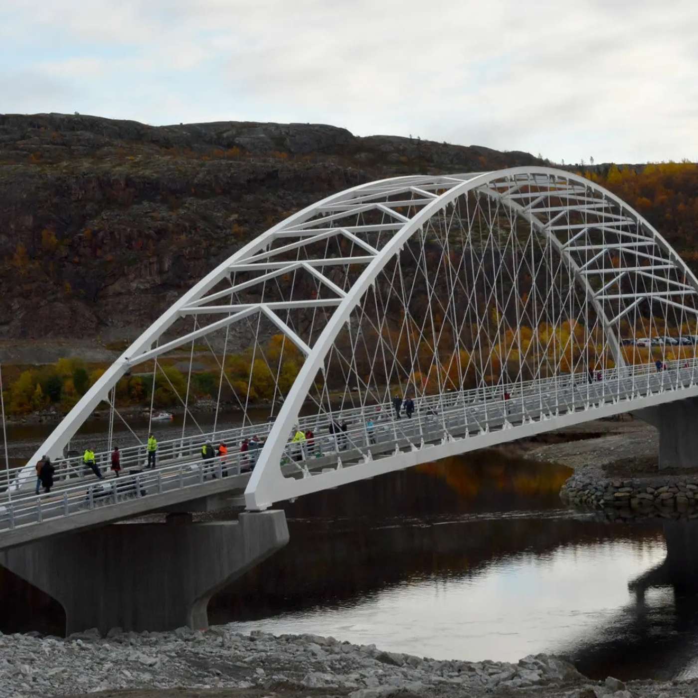 После трёх десятилетий наведения мостов — план по их подрыву