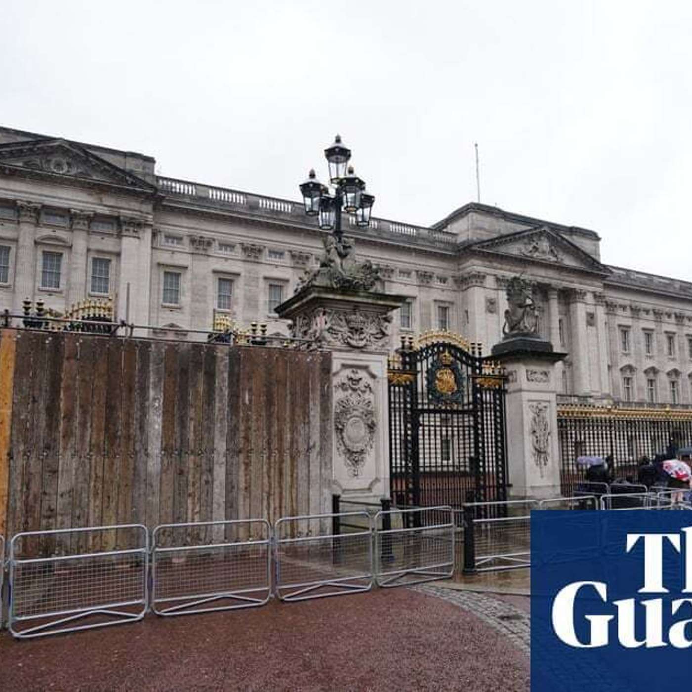 Princess Kate Thanks Supporters, Car Crashes into Buckingham Palace, Funeral Home Scandal: 34 Bodies Found, UK's Future Budget Bonanza, and more... episode artwork