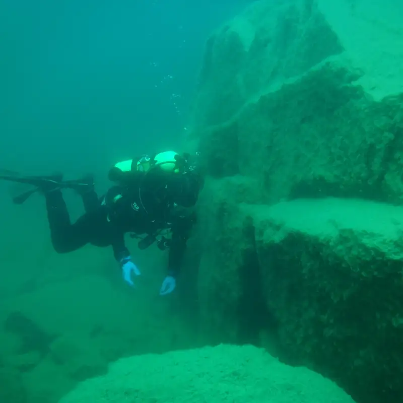 Rock Snot in Lake Superior and Lake Trout Habitat