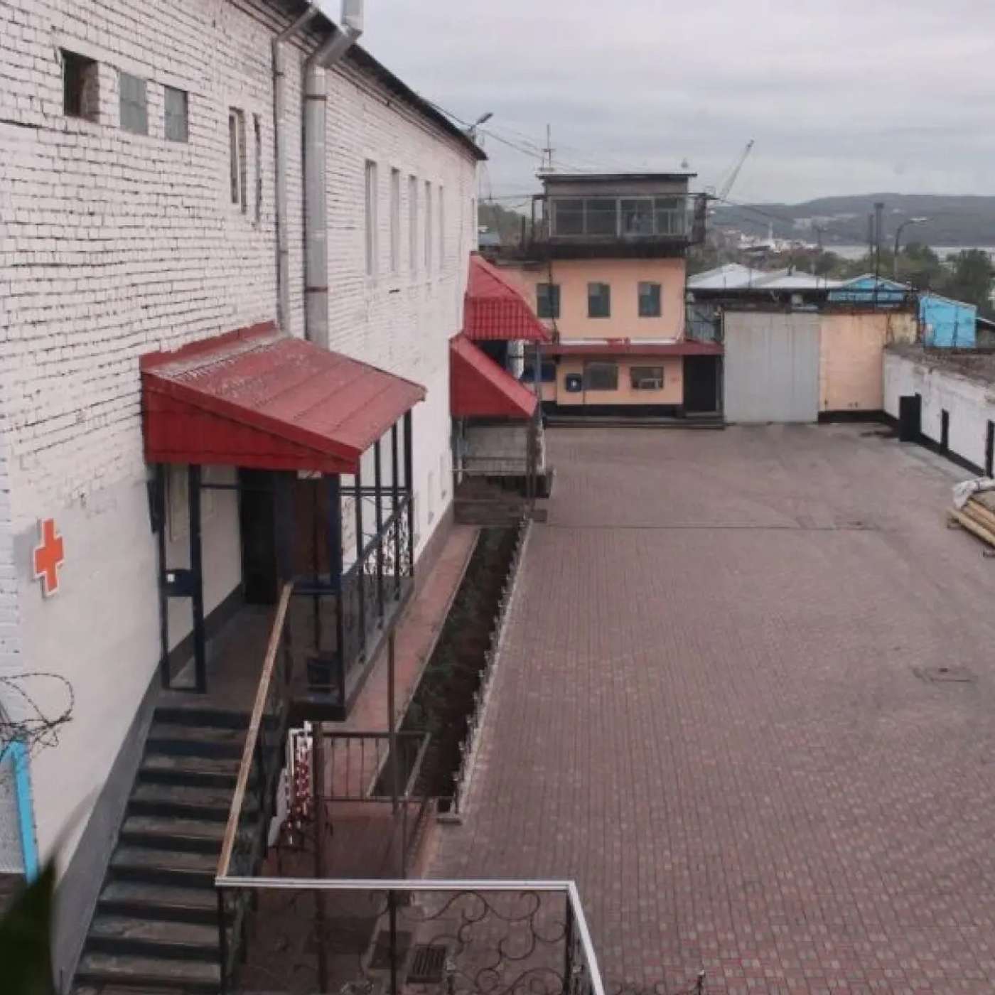 Мурманскому сотруднику ФСИН грозит заключение за финансирование «нежелательной организации»