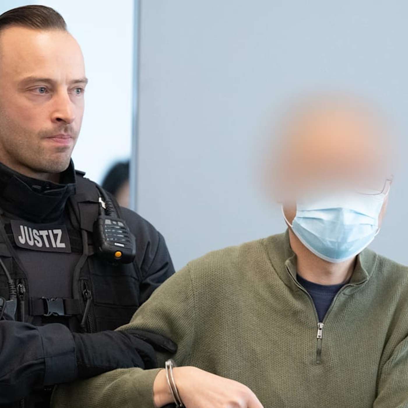 Ex-AfD Aide Spies, South African Ambassador Dies, Czech Blocks Russian Diplomats, U.S. Deport Iranians, and more...