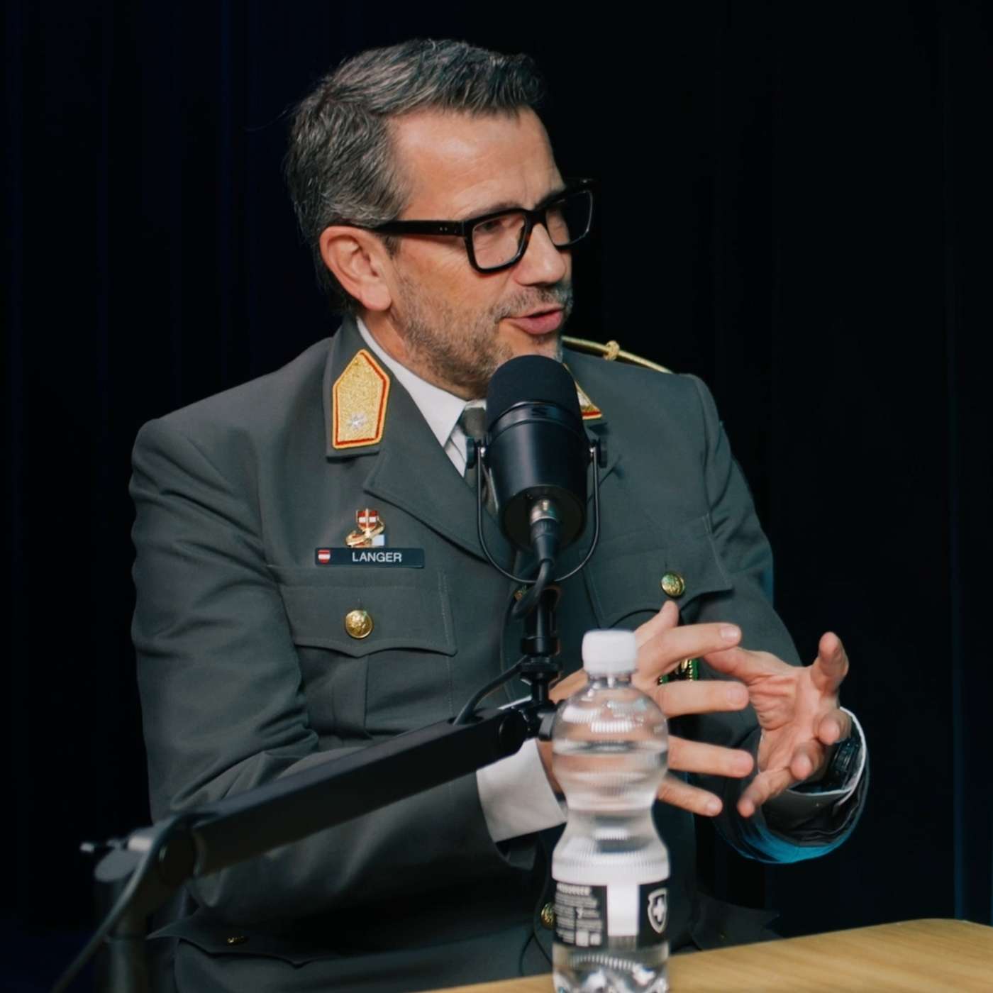 Sicherheit beginnt im Kopf | Militärpsychologie, Führung & mentale Stärke Sicherheit beginnt im Kopf | Militärpsychologie, Führung & mentale Stärke