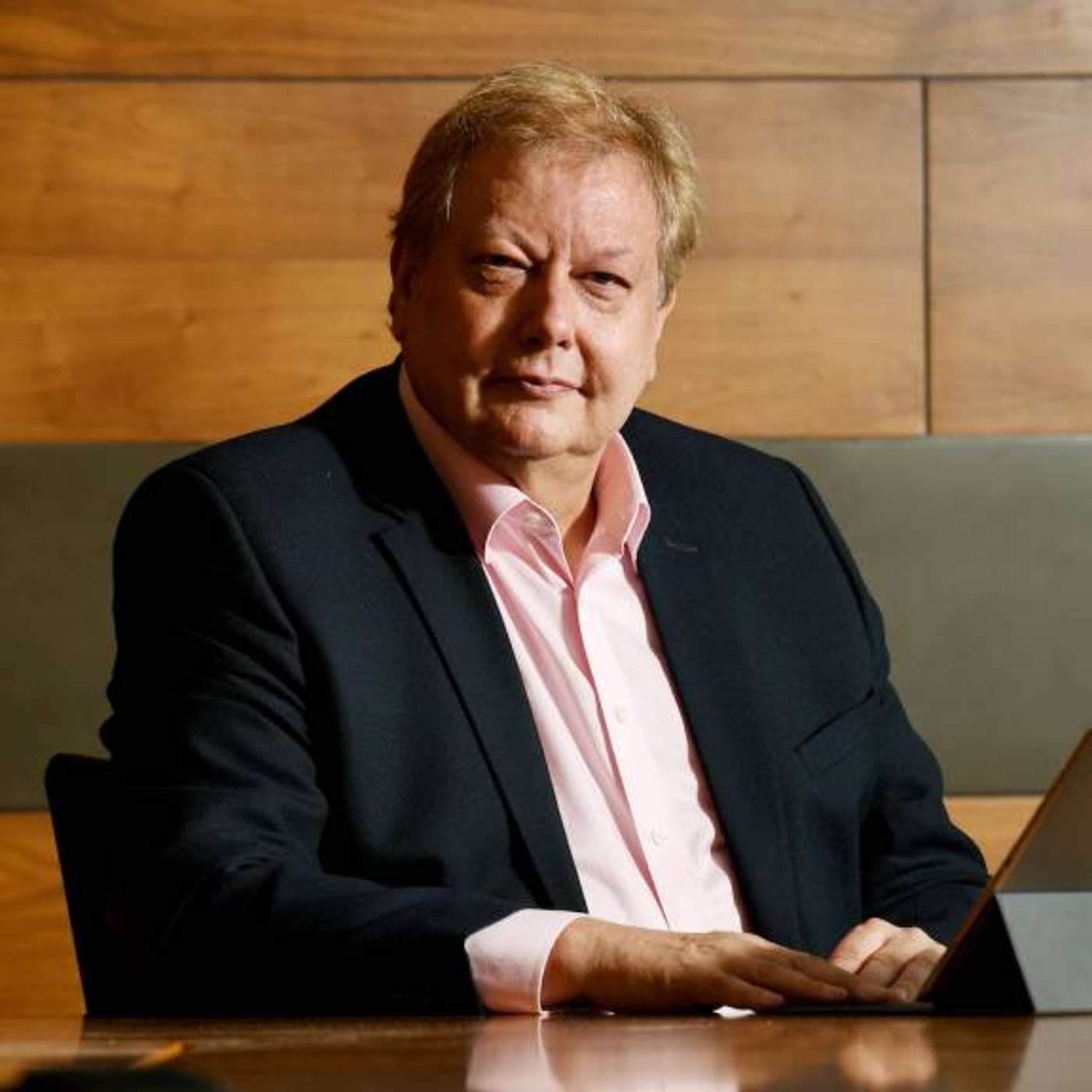 WiseTech Founder Steps Down, Reddit Boosts AI Defenses, Quantum Computing Faces Investment Risks, Worldmodeldata Aims Market Disrupting AI Data, and more...