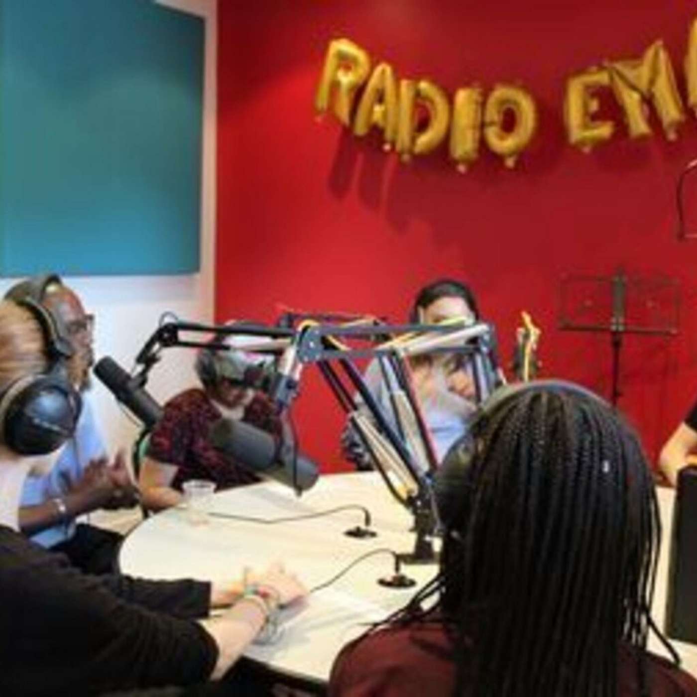 Des Mots Plein La Tête - Radio Ema podcast artwork