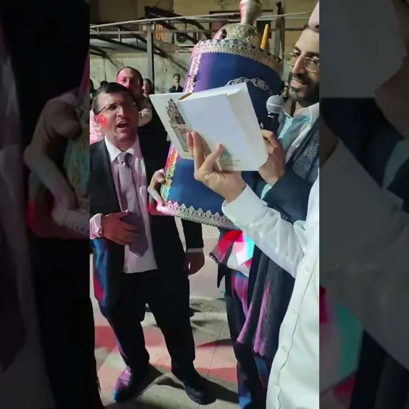 הקפות שניות עם הרב אלון עטיה שליט"א🔴 צאת שמחת תורה תשפ"ו