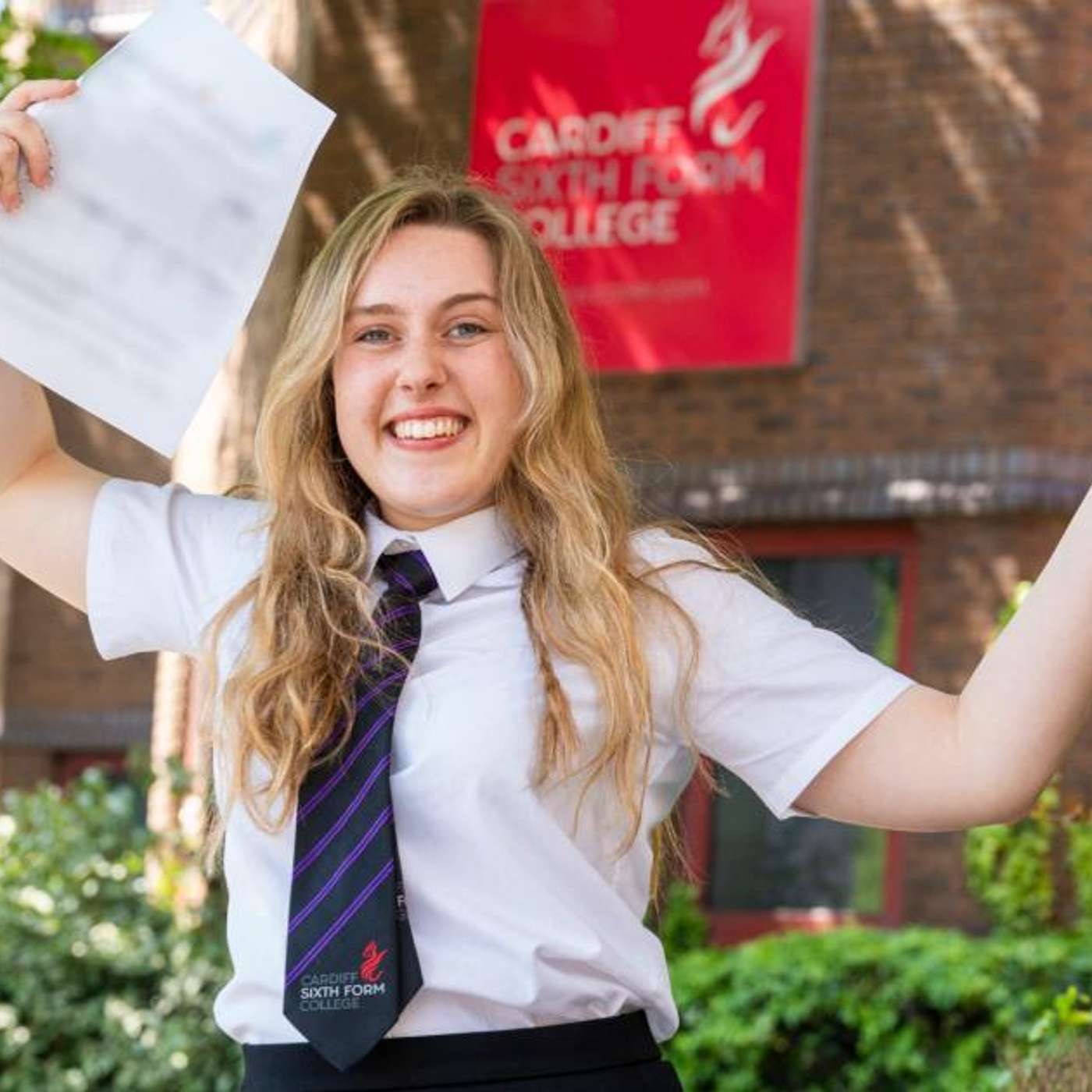 Welsh Teen Wins Oxford Admission, MIT Creates New Antibiotics, Climate Report Warns of Record Highs, COMET Advances RNA Delivery, and more...