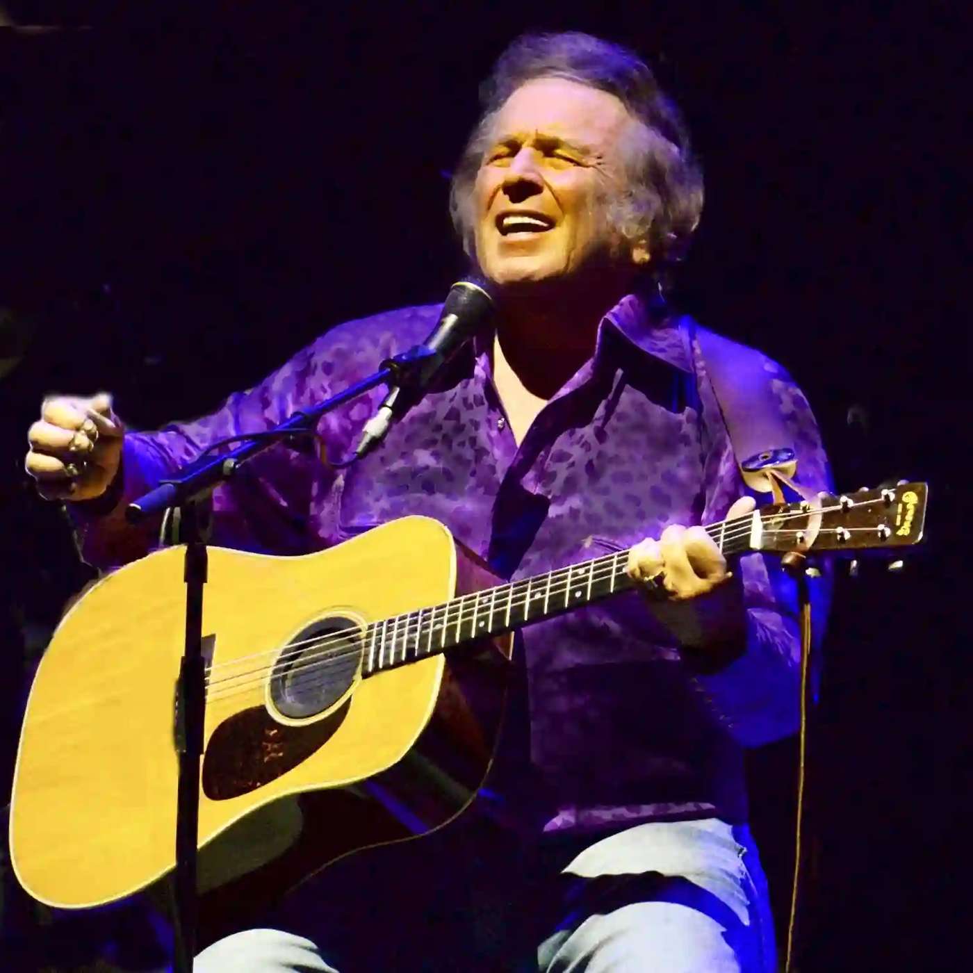 Kenny Chesney Announces 2027 Tour, Don McLean Announces Farewell Tour, Seyfried and Sadoski Split, Paramount Seeks Bond Over Merger Delays, and more...