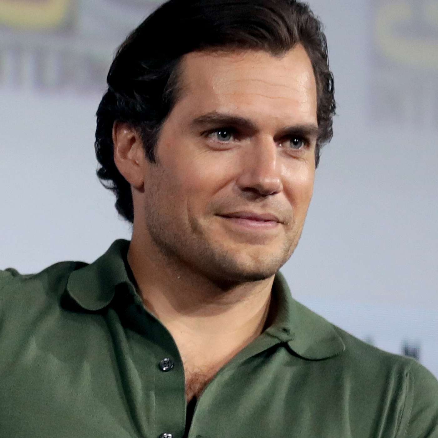 Henry Cavill has openly confessed his love for gaming !🕹️