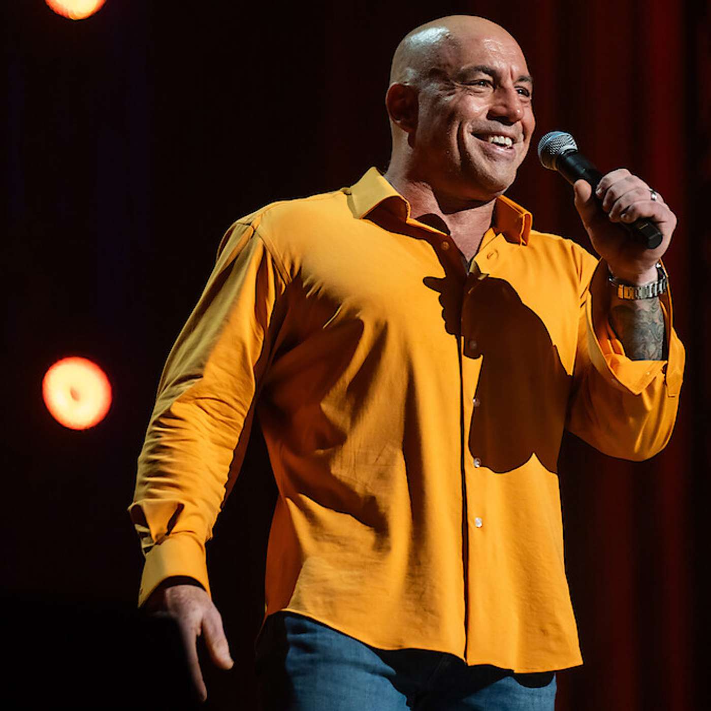 From Joe Rogan to Greg Gutfeld, more conservative comedians are stepping into the spotlight episode artwork