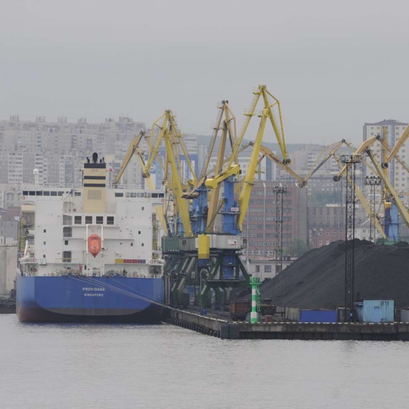 Мурманский порт планирует потратить более 1 млрд руб. на пылеподавляющее оборудование