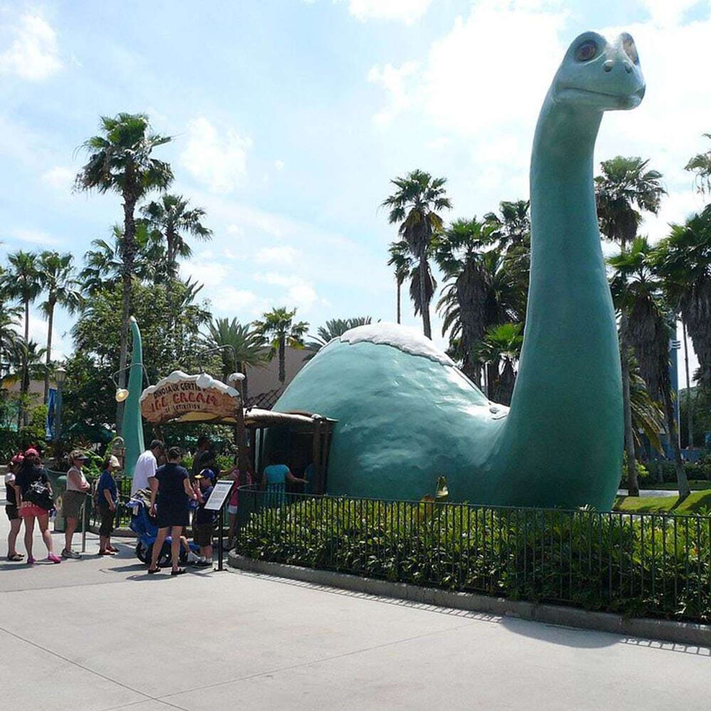 Episode 129: Discovering Hollywood Studios Animation Court & Echo Lake episode artwork
