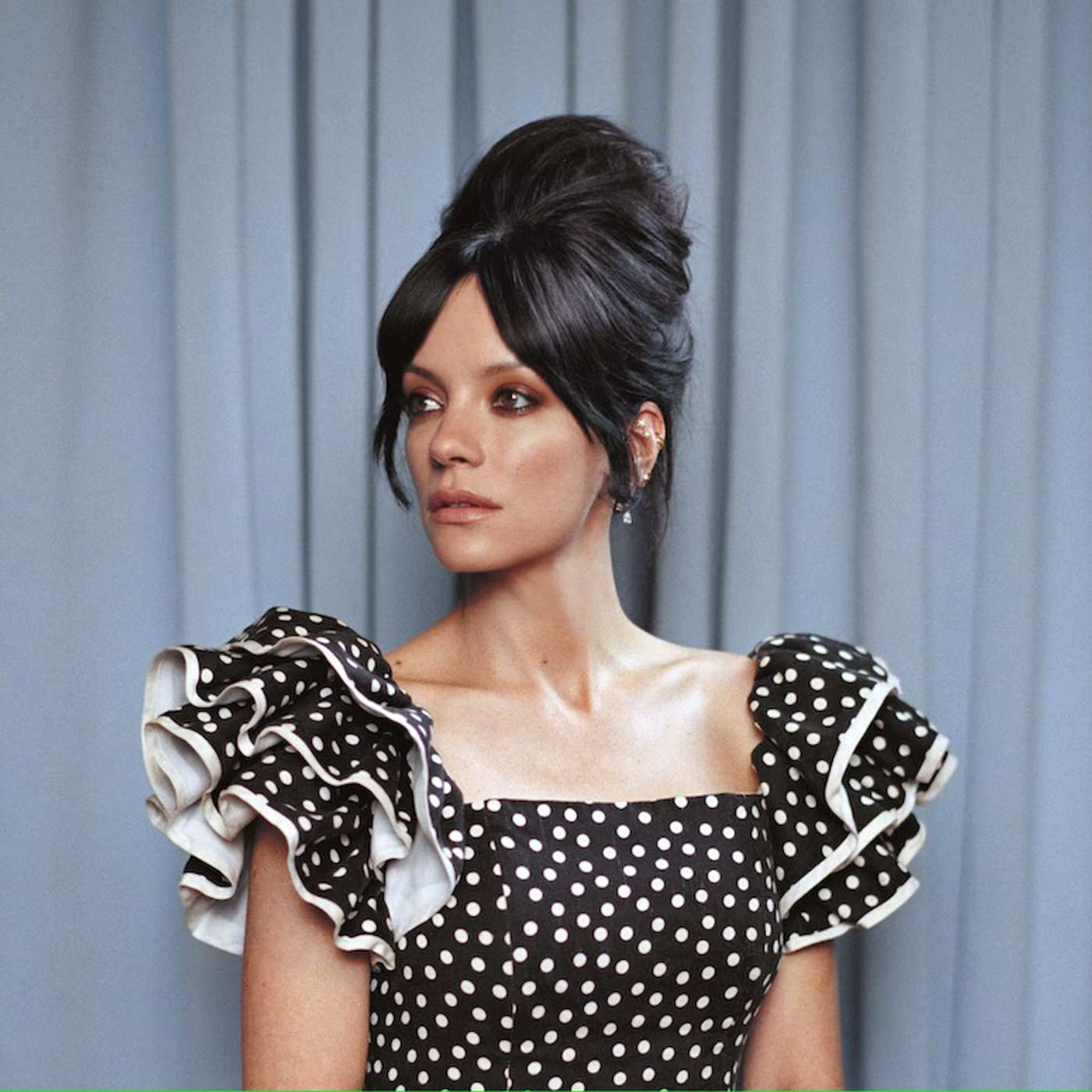 Lily Allen Documentary Triumph, Shania Twain Celebrates Roots and Resilience, Kacey Musgraves Mexico Honey Tour, Oprah Rails Against Silence, and more... episode artwork