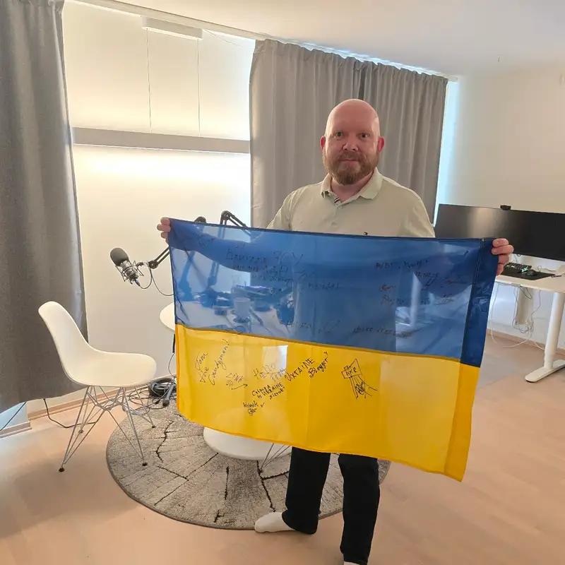 Vitnesbyrd fra et land i krig (med Lars Petter Solås, UFC)