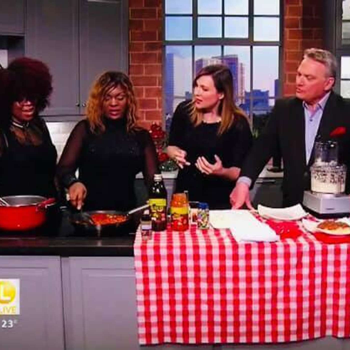 02/25/2021 CoCo and LaLa Healthin' it Up KMOJ HD2 The Ice