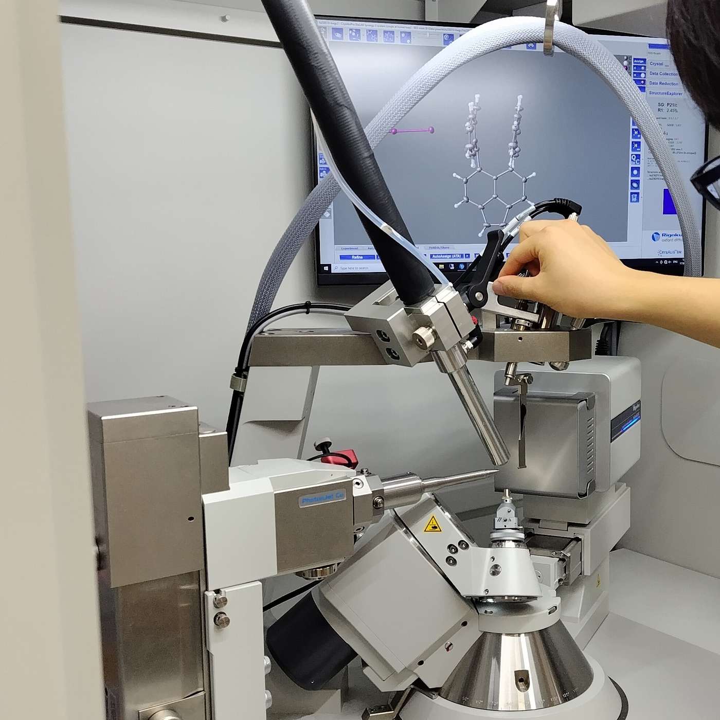 New Earth-Like Planet Discovered, Study Reveals Dark Matter Secrets, Ofatumumab Dramatically Reduces MS Disability, Scientists Discover Single-Electron Bond, and more...