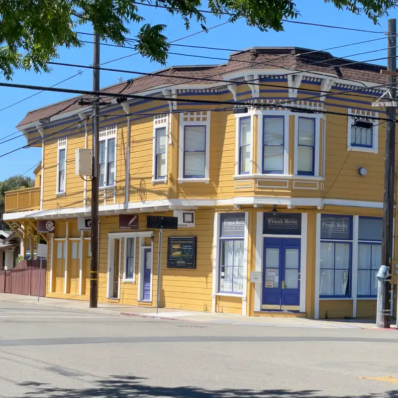  Alameda 'presents' on Camera at Frank Bette