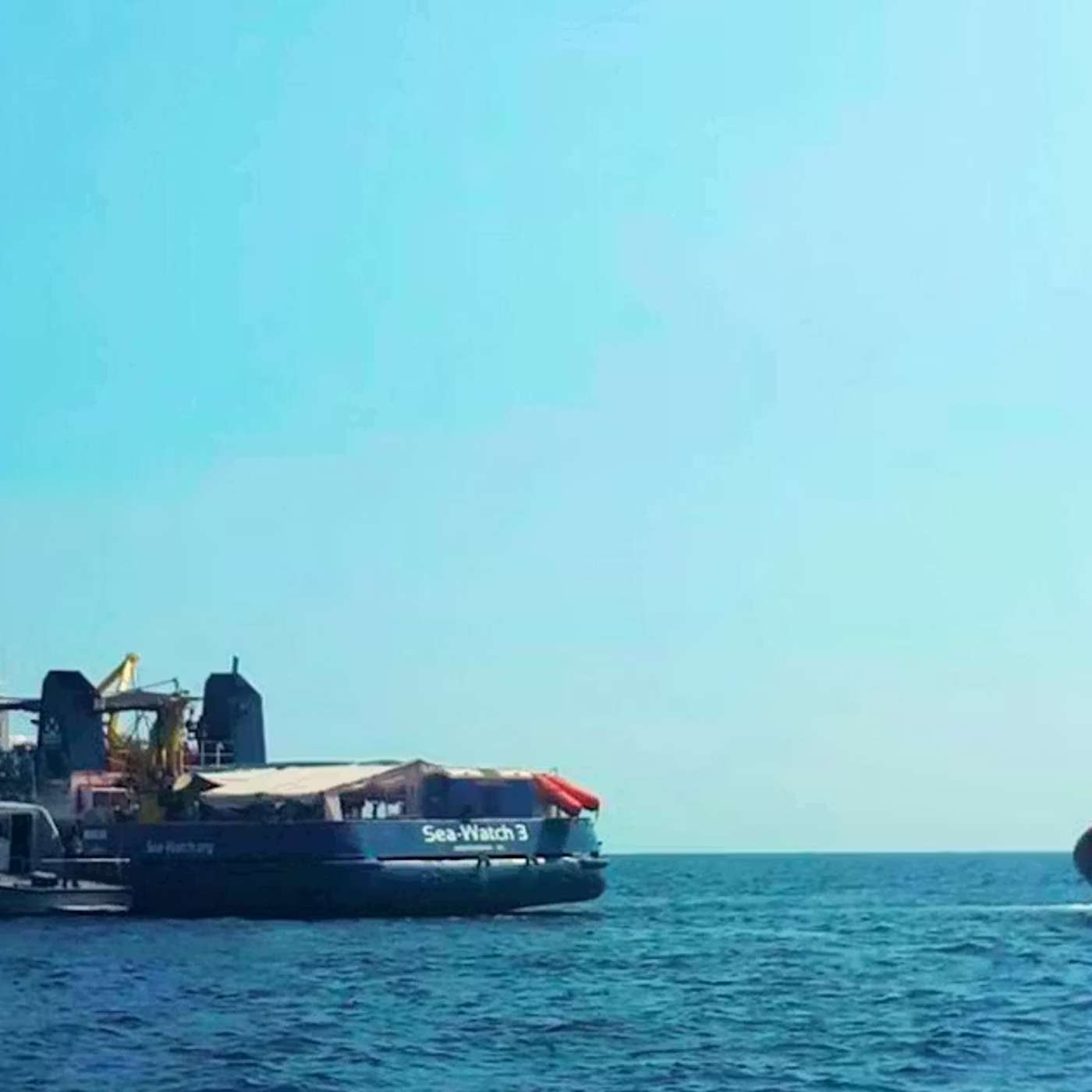 Italy Ordered to Compensate Sea-Watch, Transit Agents Test Non Lethal Tasers, France Seizes Record Illegal Drugs, TotalEnergies Faces Landmark Paris Trial, and more...