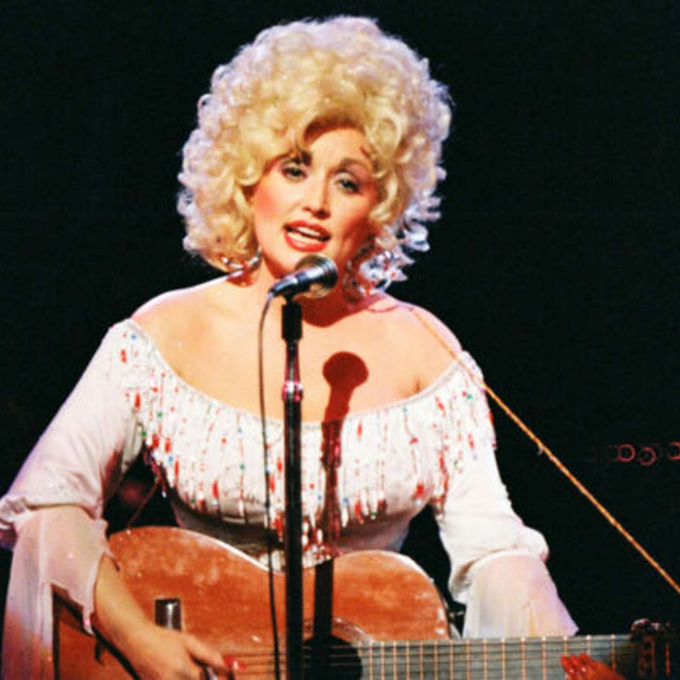 Dolly Parton Pauses for Grief, Ferrero Acquires WK Kellogg, Supreme Court Blocks Florida Immigration Law, Borrowers Face Student Loan Resurgence, and more...