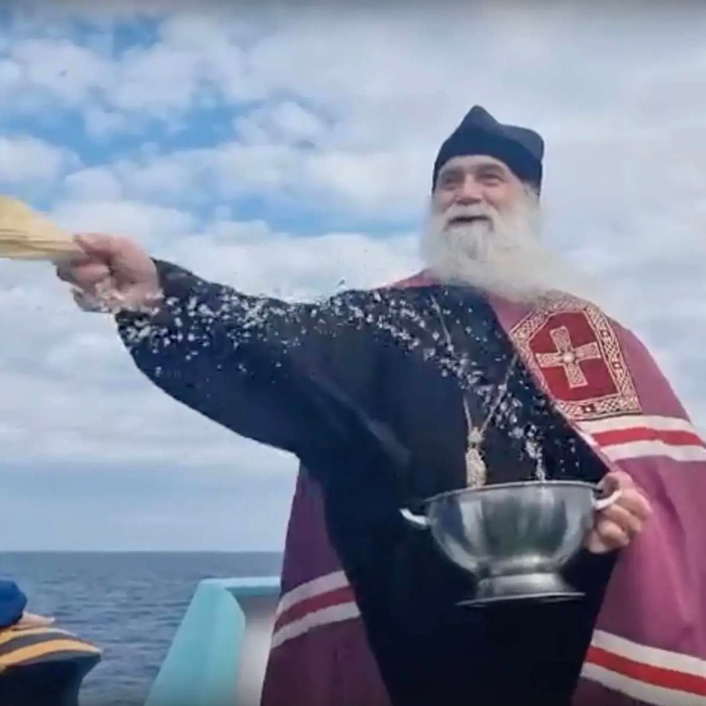 Скандальный епископ Путина отправляется на Свальбард, в то время как король Норвегии Харальд V прибывает в Лонгйир