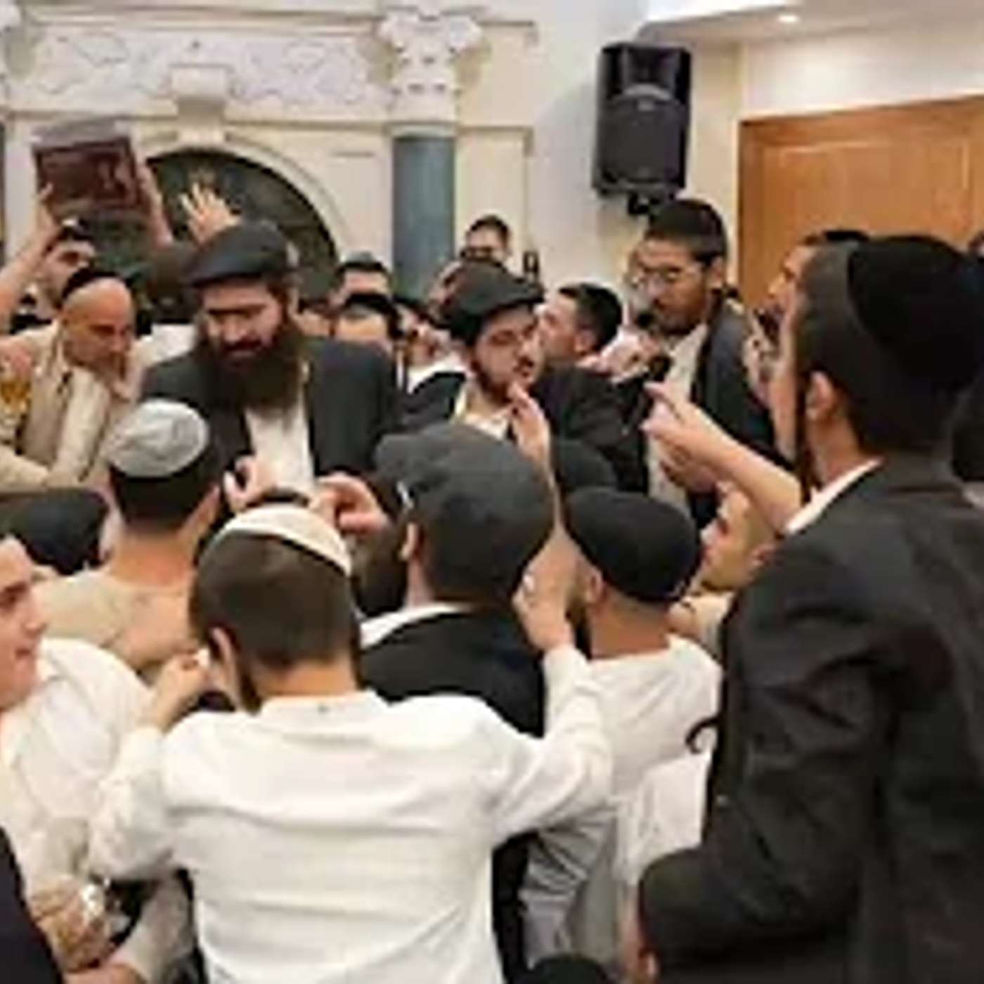 חלוקת חלות ויין - בנש"ק הרה"צ כבוד הרב - יואל משה פינטו שליט"א - יום חמישי - ח' חשון - תשפ"ו - אשדוד