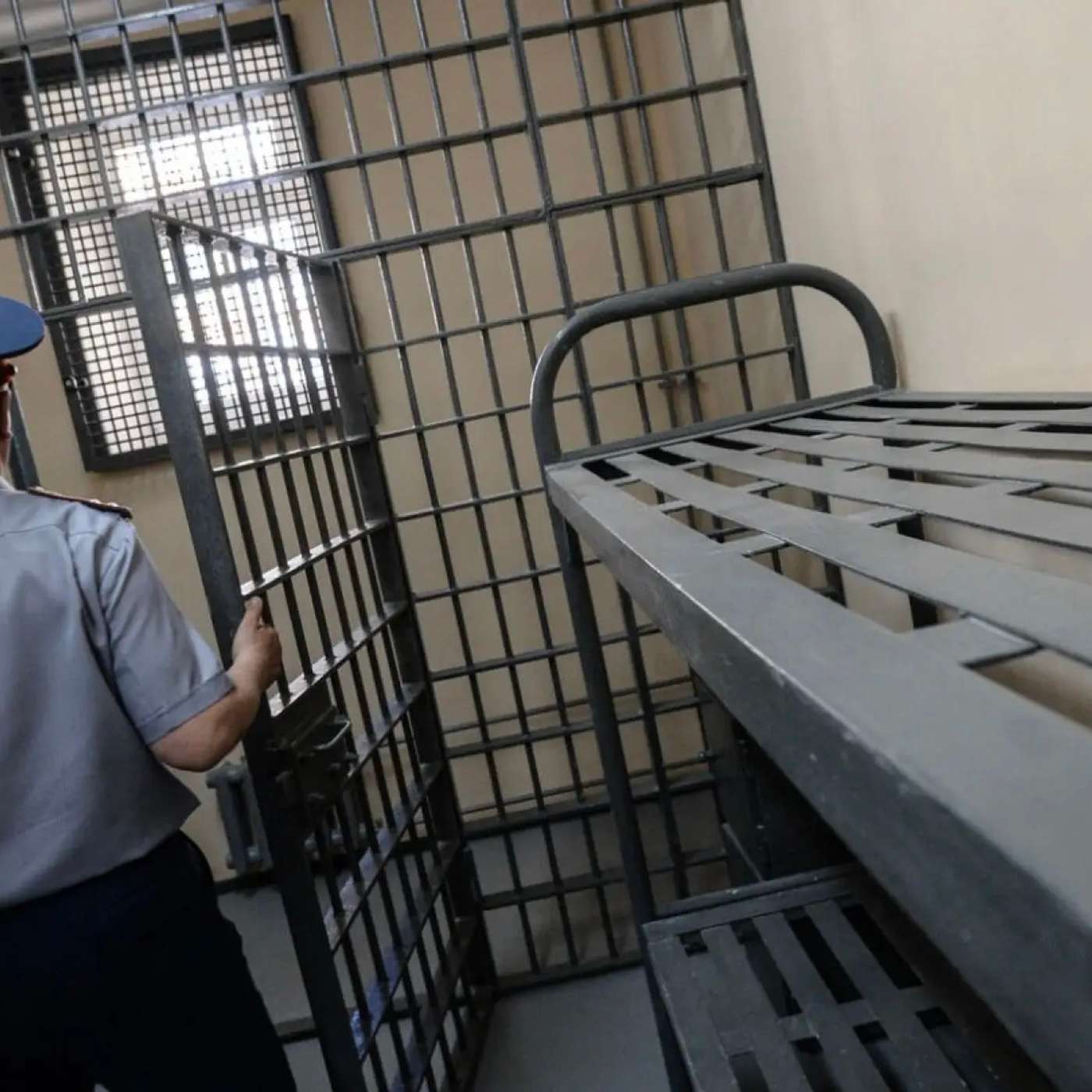 Старшеклассника из Югры отправили в СИЗО по обвинению в связи с РДК