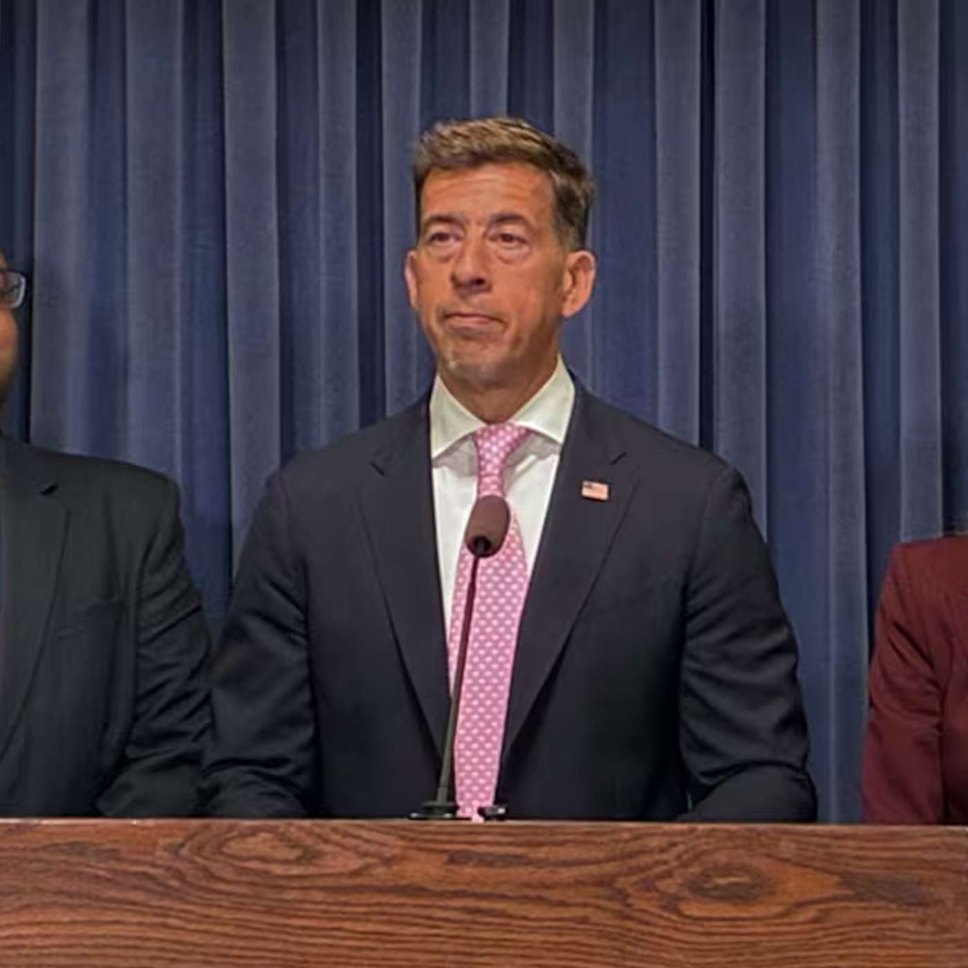 Giannoulias Enters Crowded Chicago Race, Bipartisan Stopgap Halts Shutdown, Maryland Redistricting Clash Provokes Gerrymander Fears, Florida Weighs Permanent DST, and more... episode artwork