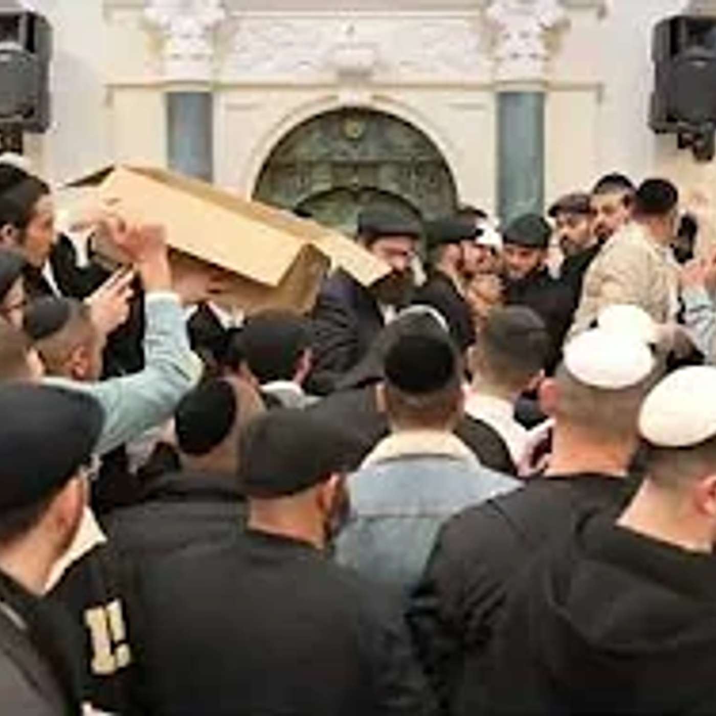 חלוקת חלות ויין - בנש"ק הרה"צ כבוד הרב - יואל משה פינטו שליט"א - יום חמישי - ה' טבת - תשפ"ו - אשדוד