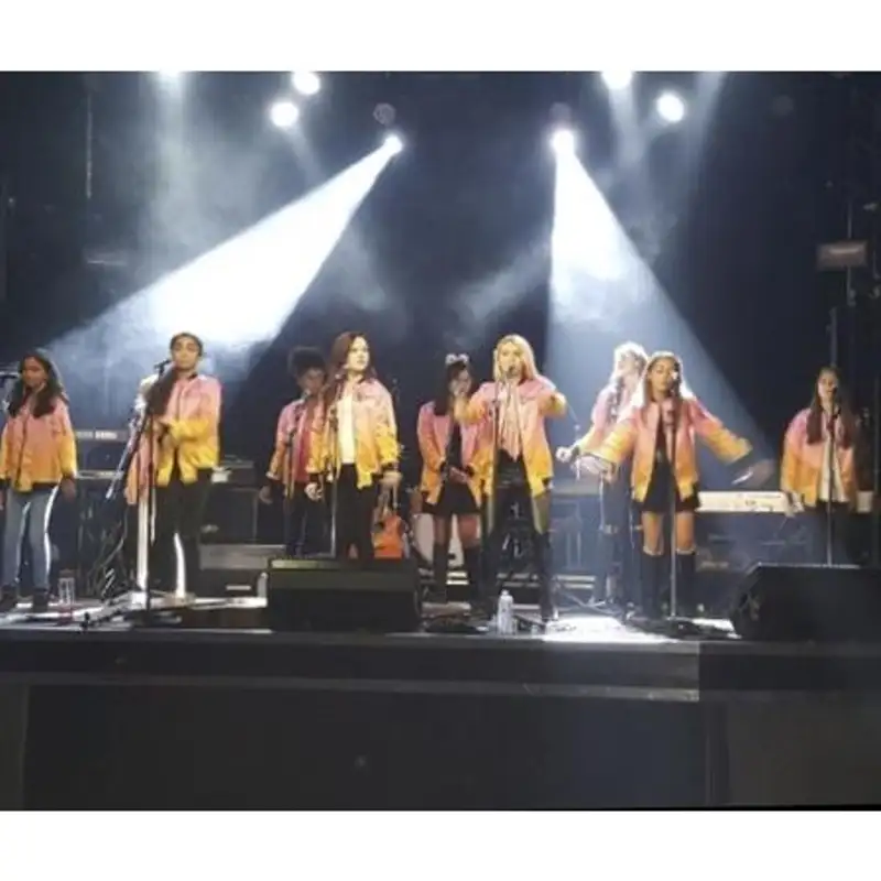 Holly Stephey talks to Girl Pow-R... Out to Inspire the World!