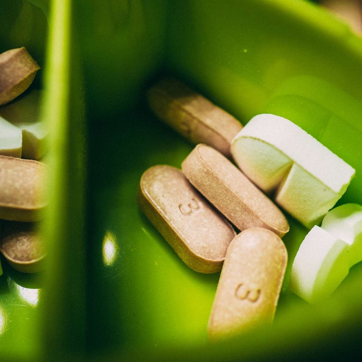 UNAJUA S5 E2: Can technology disrupt Nigeria's open drug markets? ft. Vivian Nwakah
