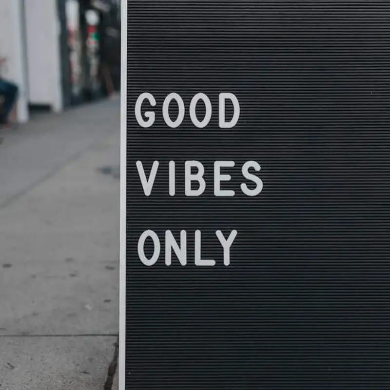 Good vibes only com o Inglês Nu E Cru!