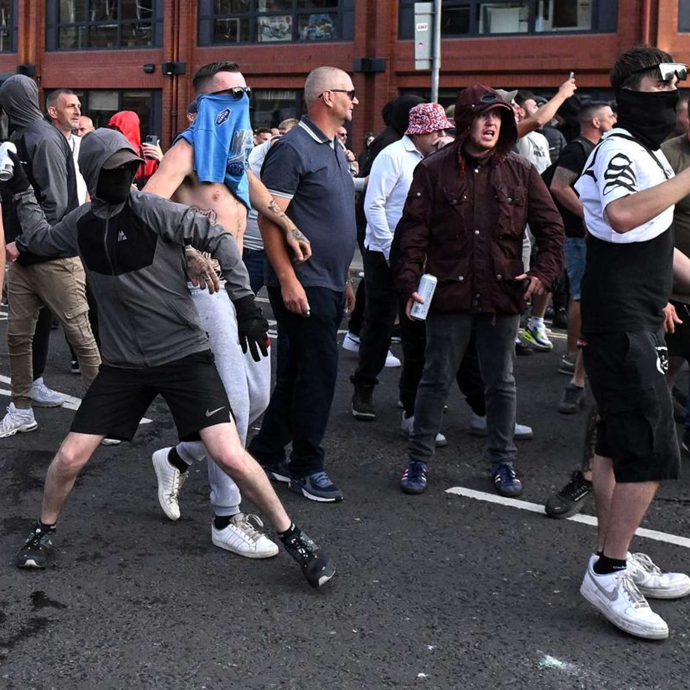 UK Riots Escalate, Tommy Robinson in Cyprus Resort, London Riots Spark Chaos, Huw Edwards Pleads Guilty, and more... episode artwork
